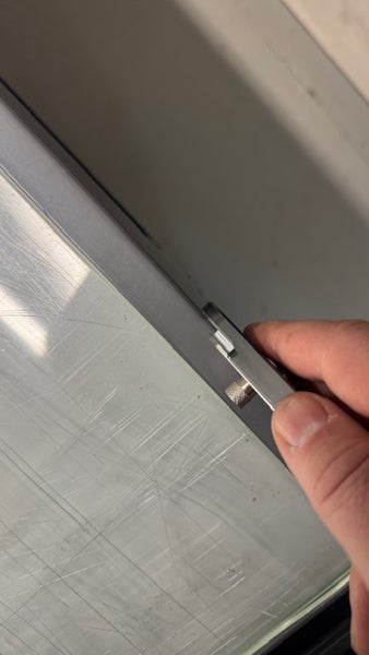 Reunaleikkuri (Precision Edge Cut)